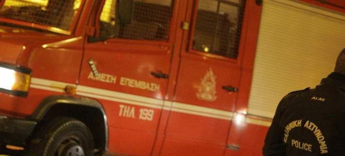 Αυτοκίνητο έπεσε στον γκρεμό στην Πετρούπολη -Η πυροσβεστική απεγκλώβισε έναν τραυματία